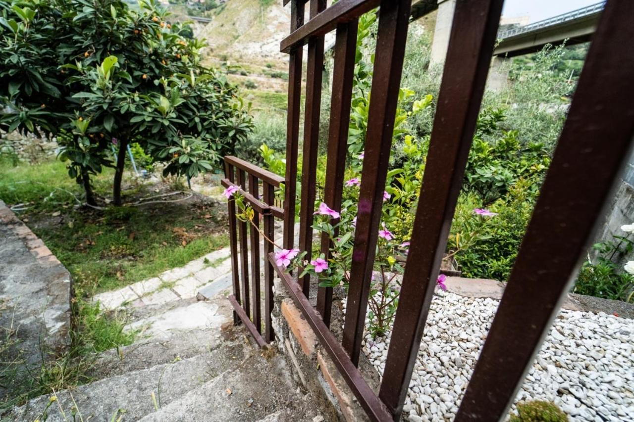 Villetta La Pietra Ταορμίνα Εξωτερικό φωτογραφία